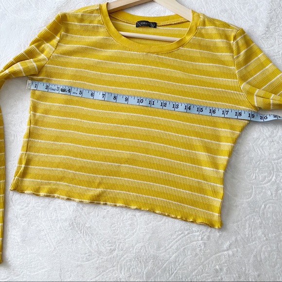 Lettuce Hem Stripe Lightweight Cropped Waf… - Picture 4 of 9